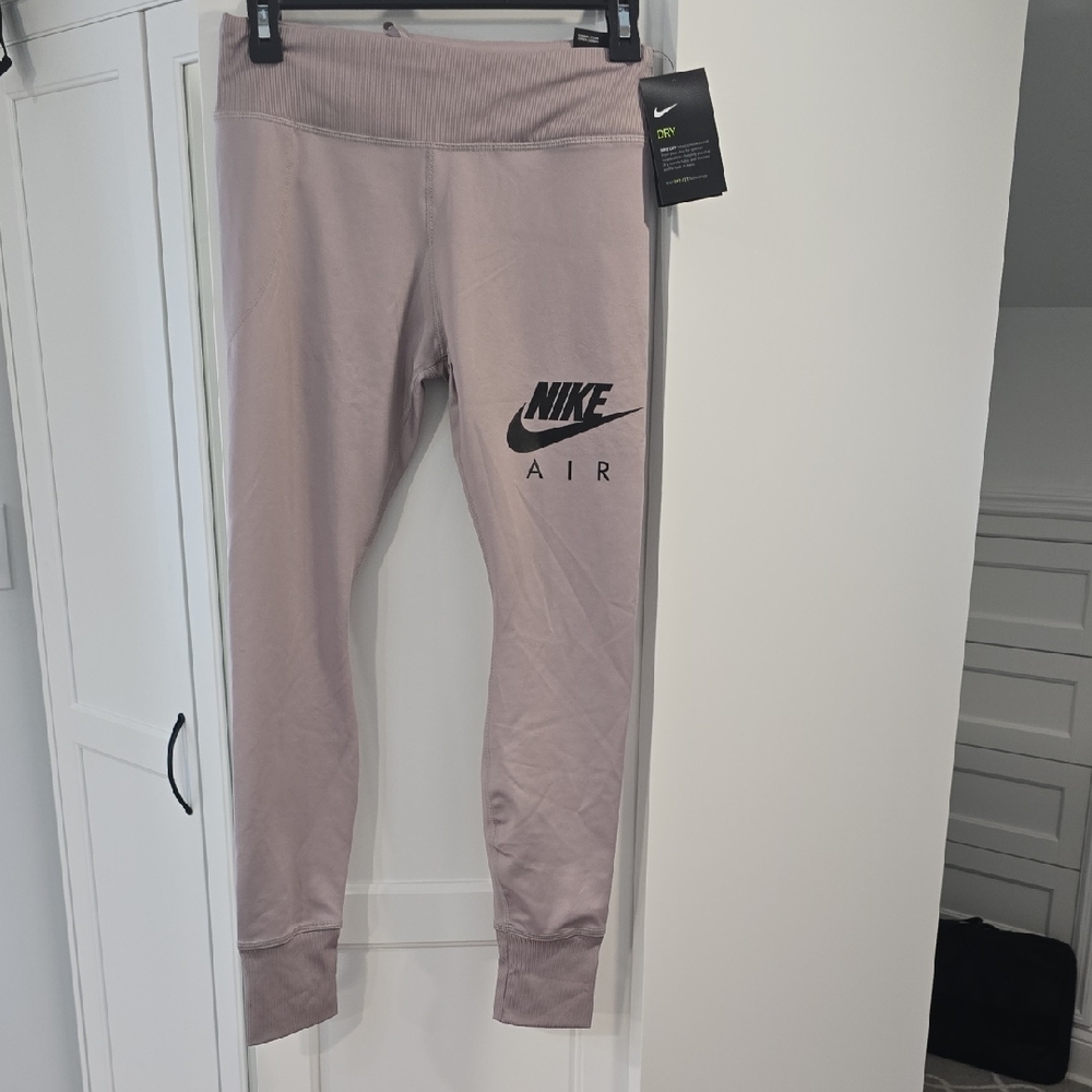 Nike Dri-Fit Tight Fit Leggings Size M